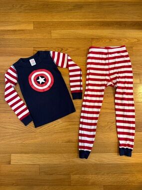 Hanna Andersson Marvel ‘Captain America’ Red & White Striped Pajama Set